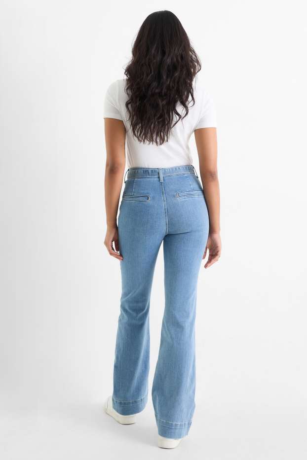 Damen - Flared Jeans mit Gürtel - High Waist - LYCRA® - hellblau