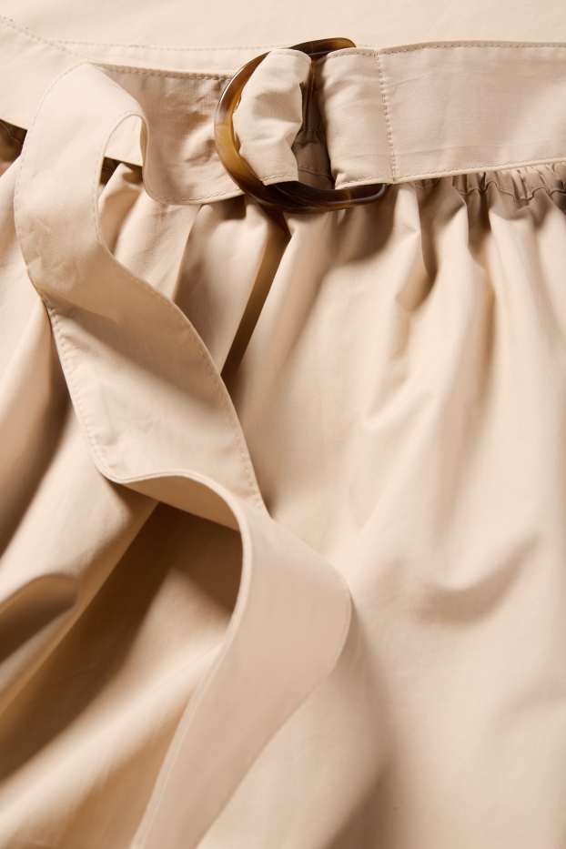 Femmes - Jupe avec ceinture - rose