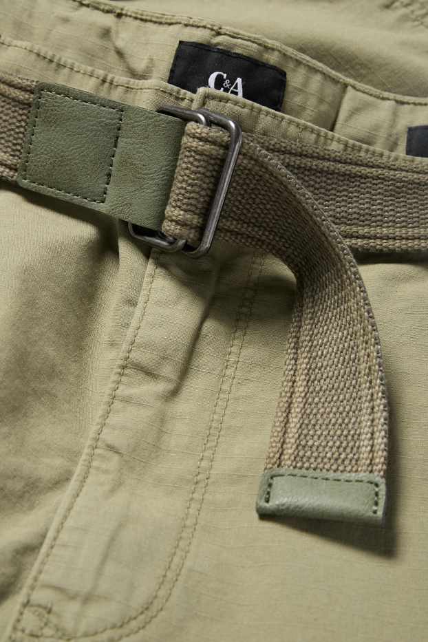 Herren - Cargo-Shorts mit Gürtel - strukturiert - grün
