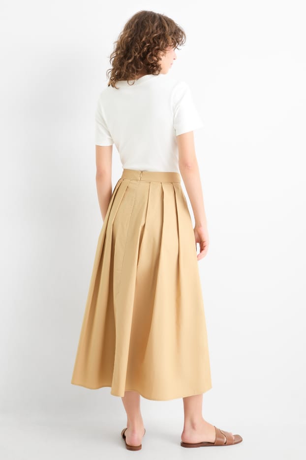 Dona - Faldilla - marró clar