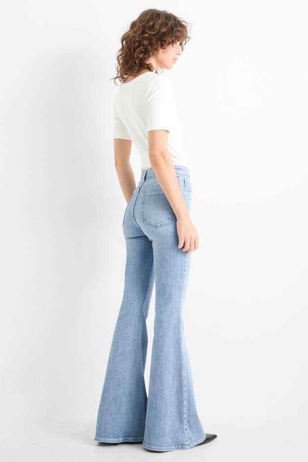 Mujer - Flared jeans - high waist - vaqueros - azul claro