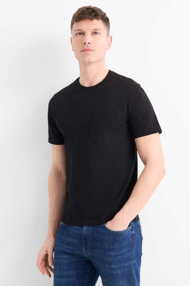 Men - T-shirt - regular fit - black