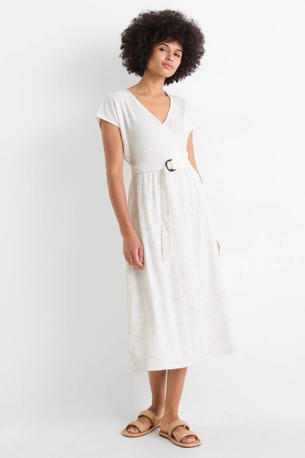 Femmes - Robe Fit & Flare à ceinture - à fleurs - finition texturée - blanc crème