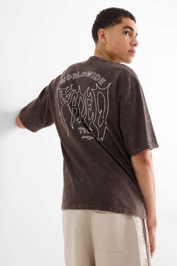 Pánské - Tričko - oversized - se vzorem - tmavohnědá