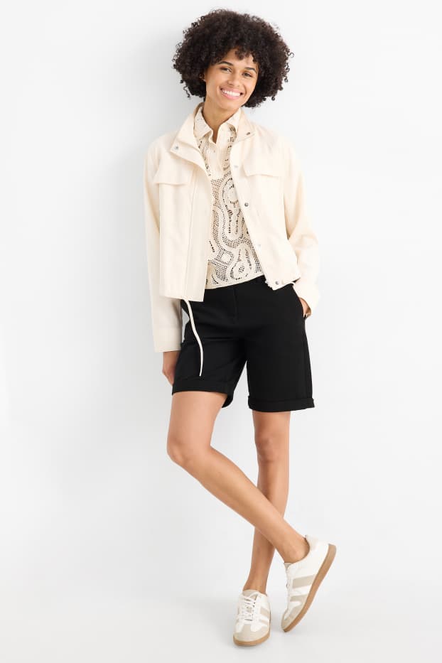 Women - Bermuda shorts with belt - mid-rise waist - black