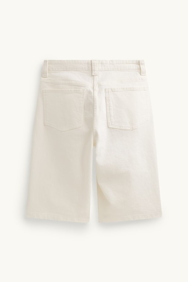 Femei - Bermude de blugi - talie medie - alb