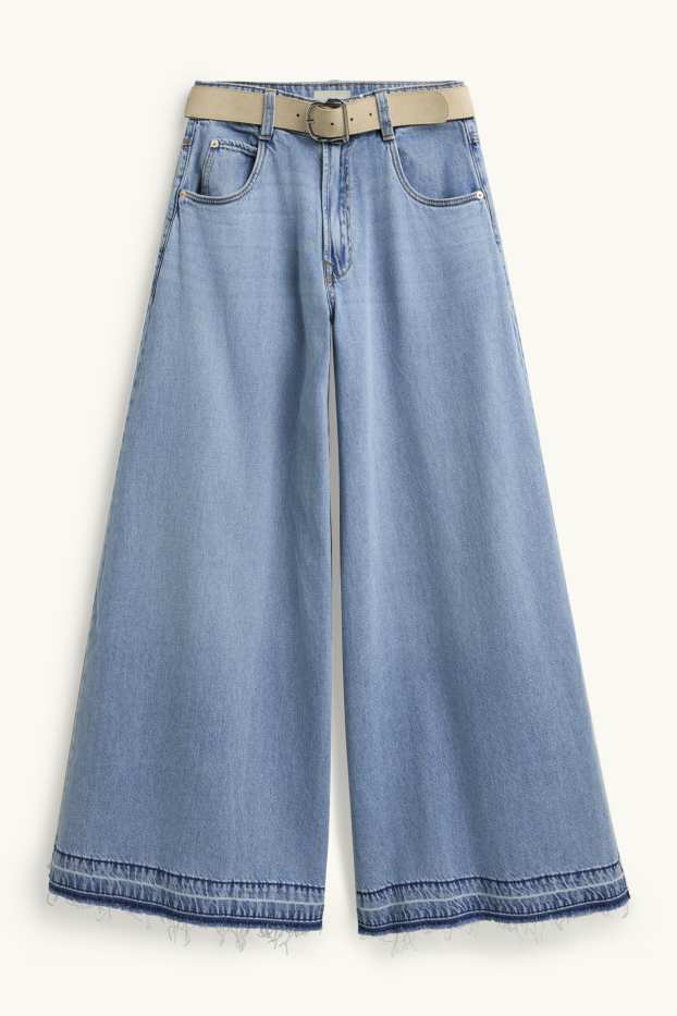 Women - Wide leg jeans with belt - mid-rise waist - light blue