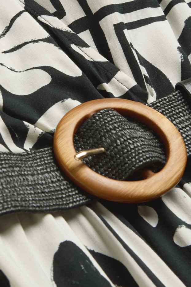 Damen - Fit & Flare Kleid mit Gürtel - geblümt - weiß / schwarz