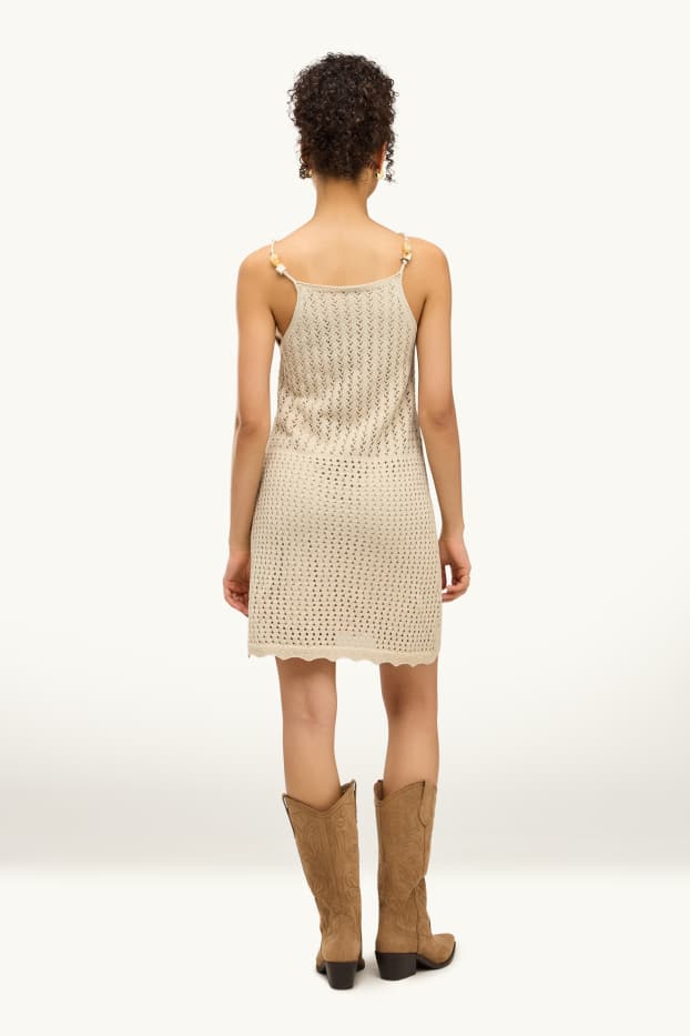 Femei - Rochie din tricot - bej deschis