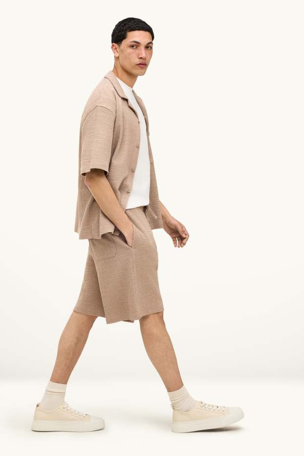 Mężczyźni - Szorty dresowe - z fakturą - jasnobrązowy