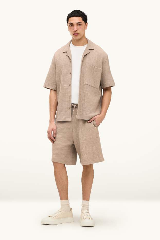 Mężczyźni - Szorty dresowe - z fakturą - jasnobrązowy