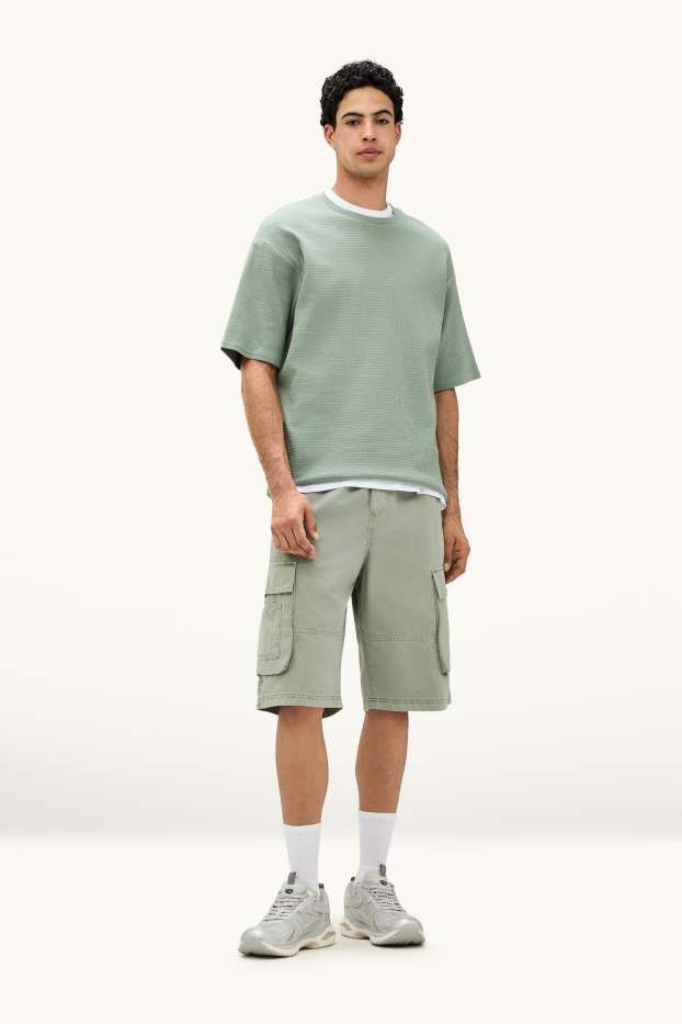 Hombre - Pantalón corto tipo cargo - verde