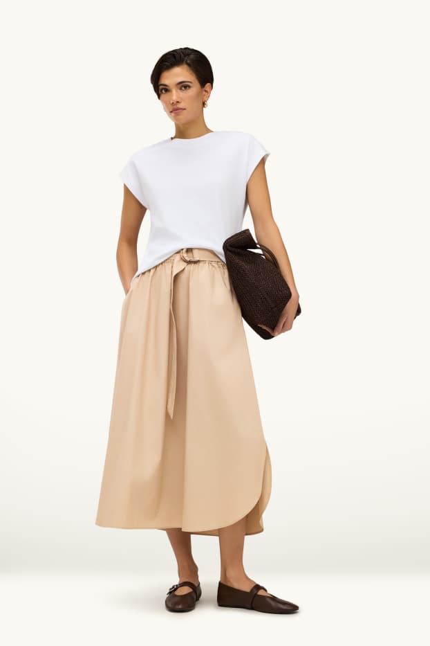 Femmes - Jupe avec ceinture - rose