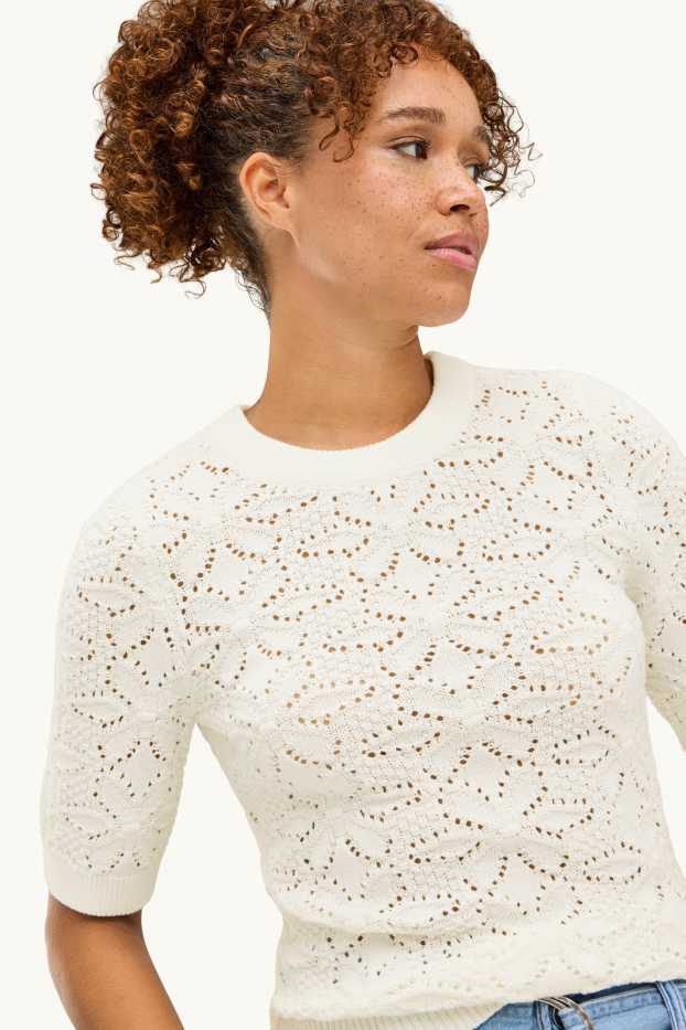 Women - Knitted jumper - short sleeve - white