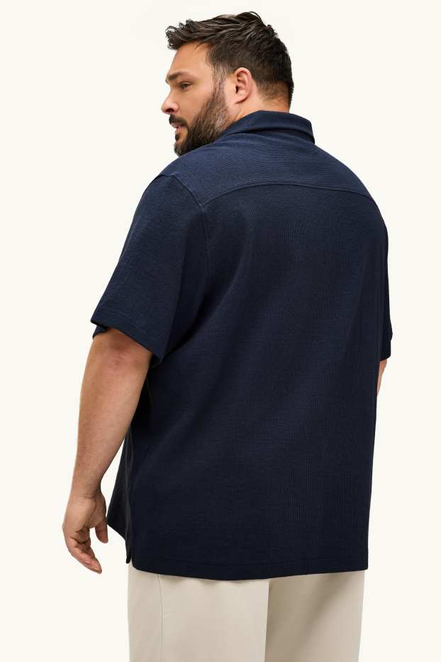 Hommes - Chemise - regular fit - col revers - finition texturée - bleu foncé