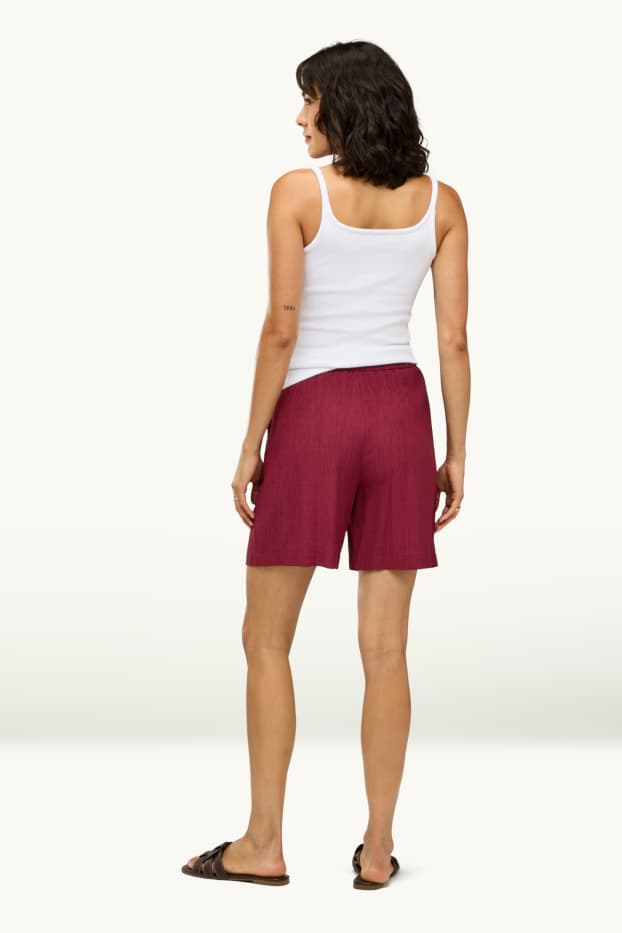 Dona - Pantalons curts - mid waist - vermell fosc