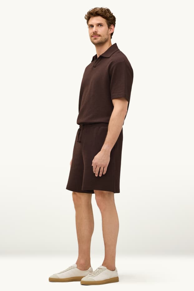 Uomo - Shorts in felpa - tessuto tramato - marrone