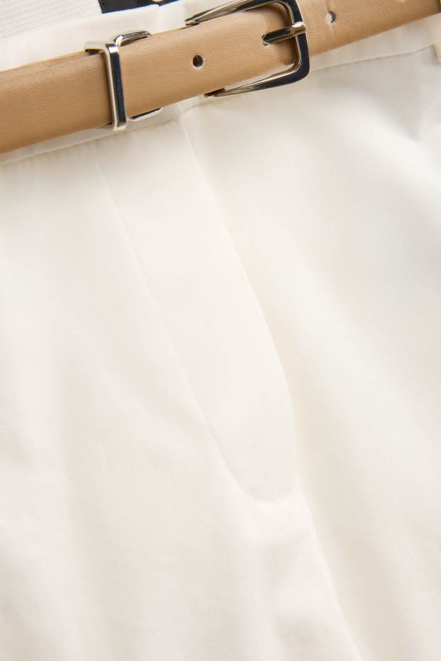 Damen - Stoffhose mit Gürtel - Mid Waist - Tapered Fit - weiß