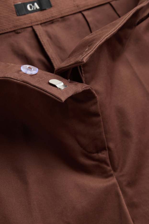 Femei - Pantaloni de stofă cu curea - talie medie - tapered fit - maro