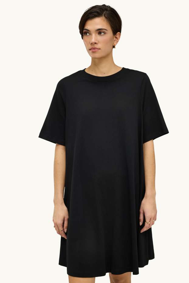 Femei - Rochie-tricou - negru