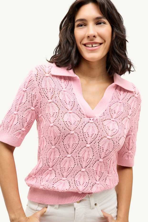 Women - Knitted jumper - short sleeve - rose