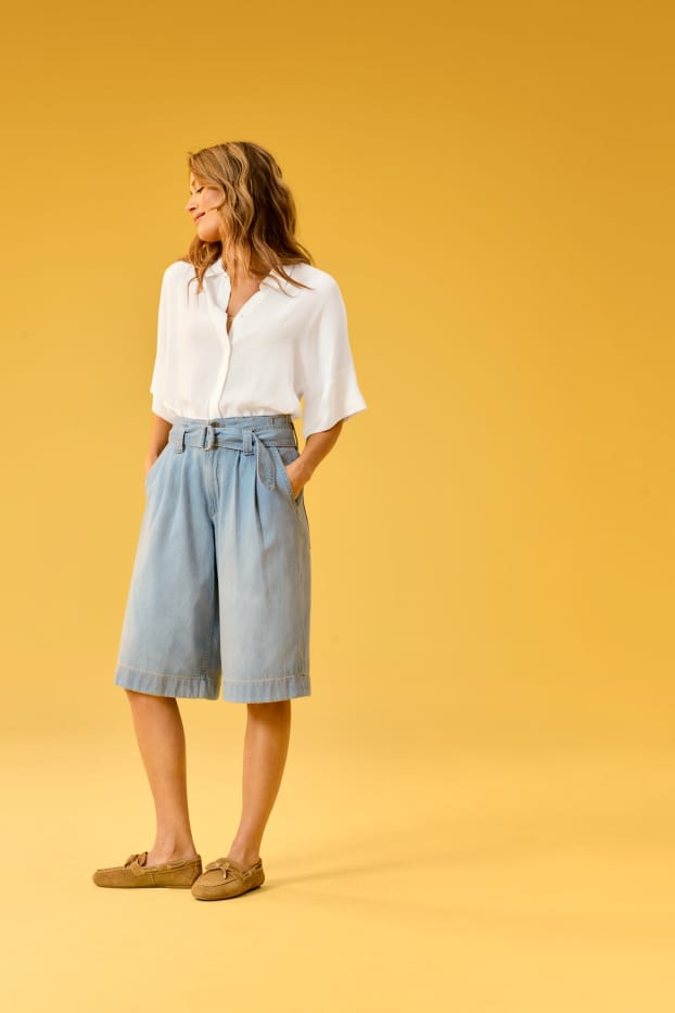 Dámské - Džínové šortky s páskem - high waist - džíny - světle modré