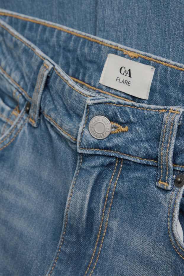 Femei - Flared jeans - talie medie - denim-albastru