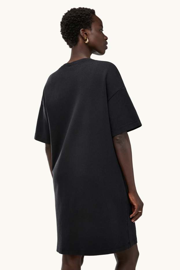 Femei - Rochie-tricou - negru