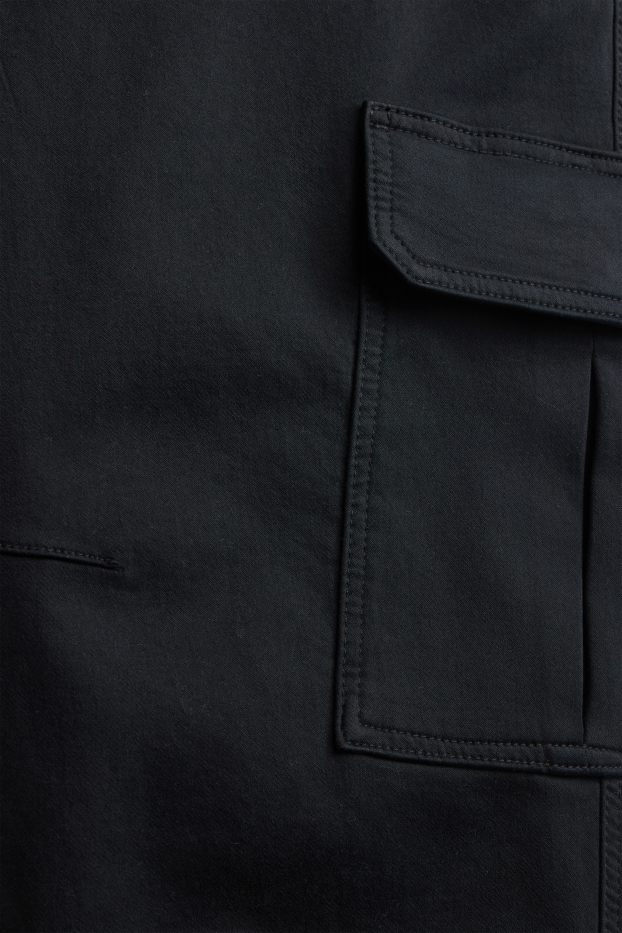 Bărbați - Pantaloni cargo - tapered fit - negru