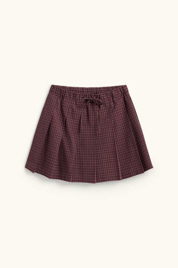 Femei - Fustă plisată - în carouri - bordo