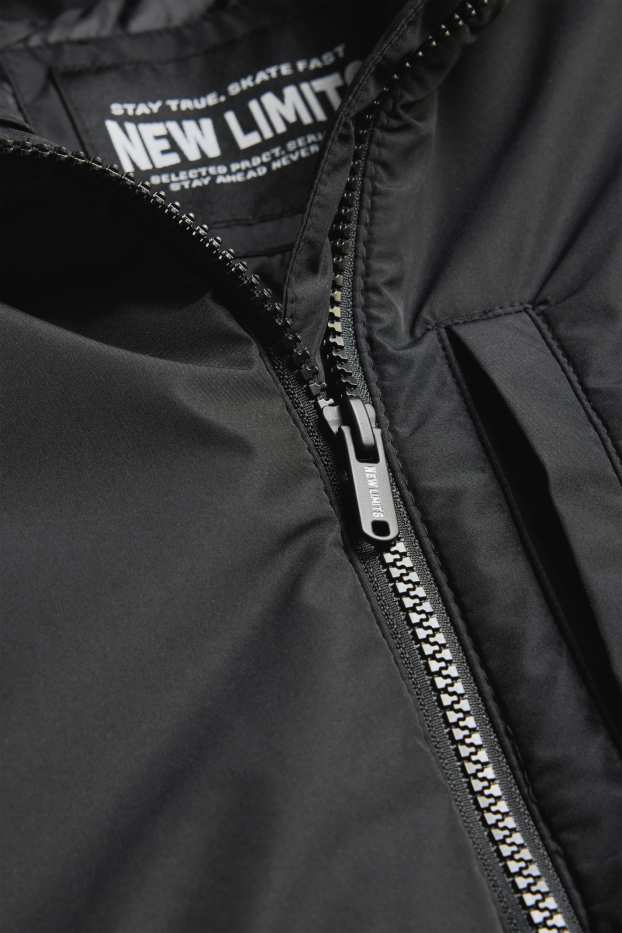 Kinder Buben - Jacke mit Kapuze - gefüttert - schwarz