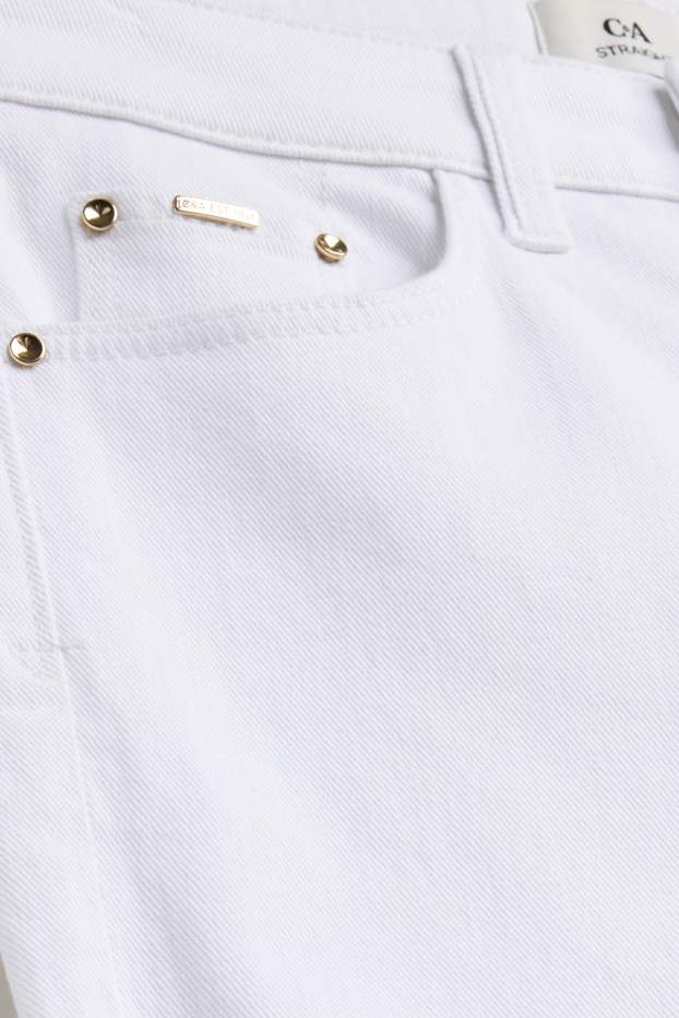 Femei - Crop straight jeans - talie medie - alb