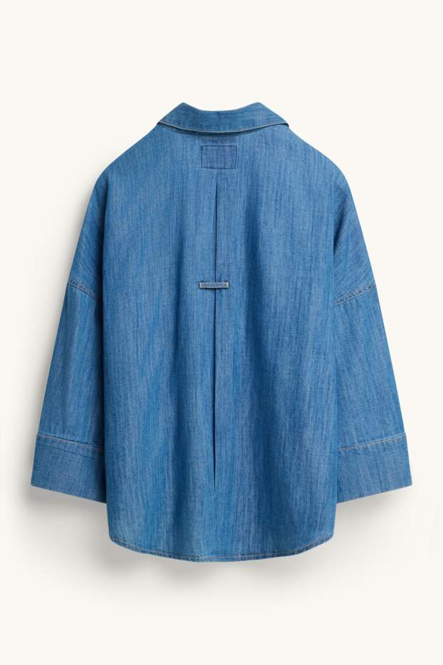 Femei - Bluză din denim cu decolteu în V - denim-albastru