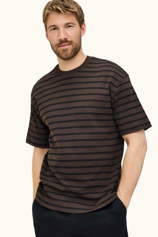 Heren - T-shirt - relaxed fit - gestreept - donkerbruin