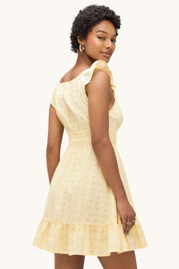 Femei - Rochie - broderie englezească - galben