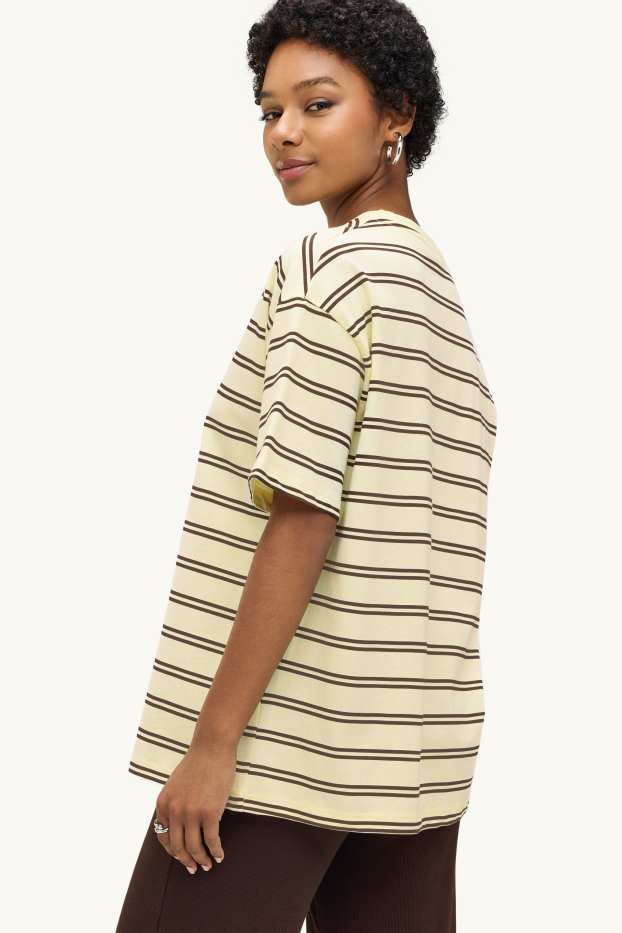 Dames - T-shirt - oversized - gestreept - bruin / crème wit