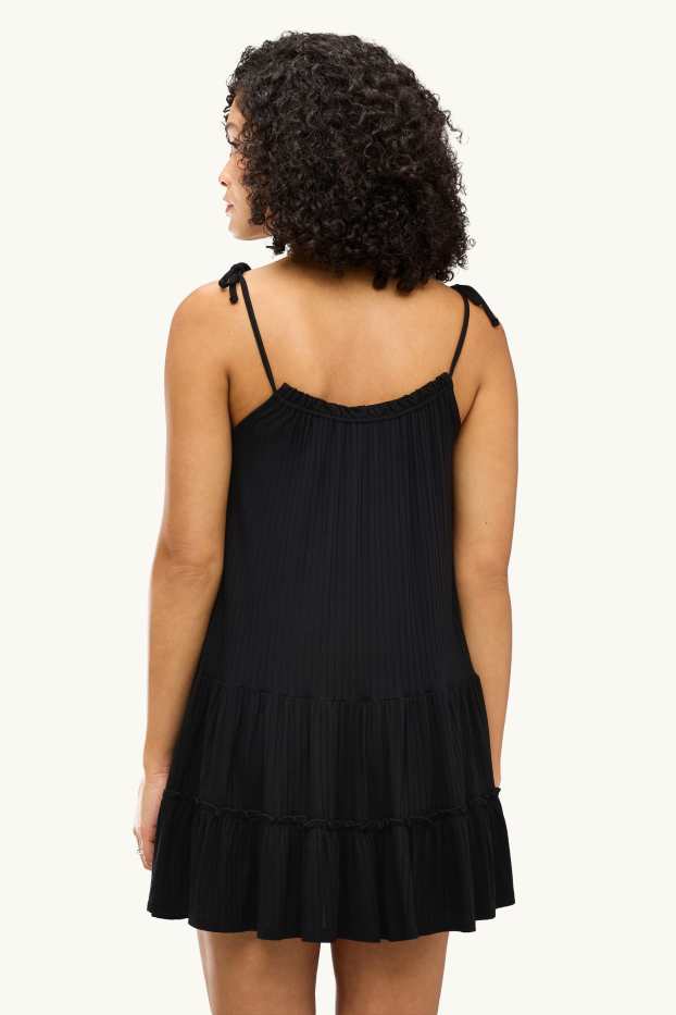 Femei - Rochie în A - reiată - negru
