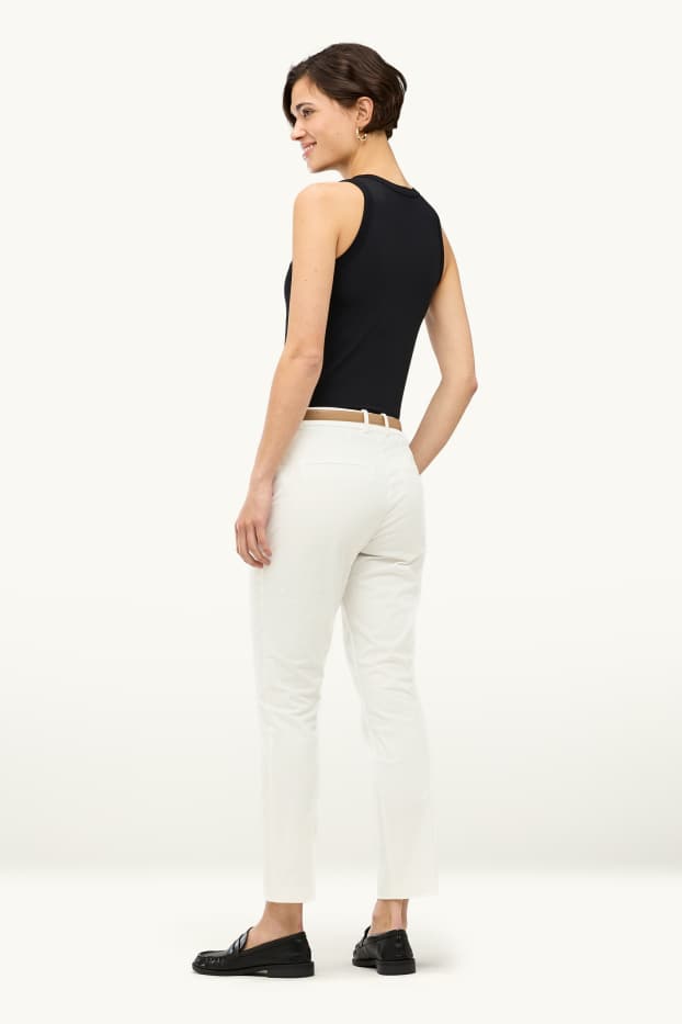 Damen - Stoffhose mit Gürtel - Mid Waist - Tapered Fit - weiß