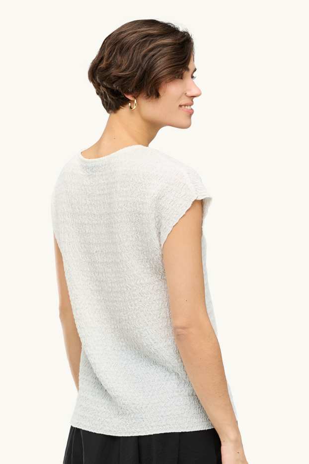 Femei - Tricou cu decolteu în V - regular fit - alb