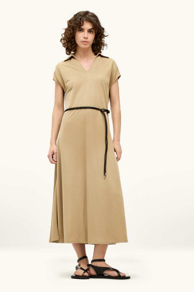 Donna - Vestito fit & flare con cintura e scollo a V - marrone chiaro