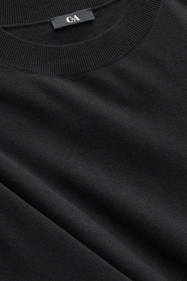 Femei - Pulover din tricot fin - negru
