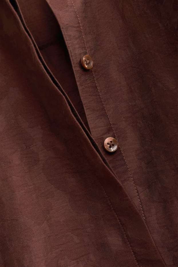 Dona - Brusa camisera - marró fosc