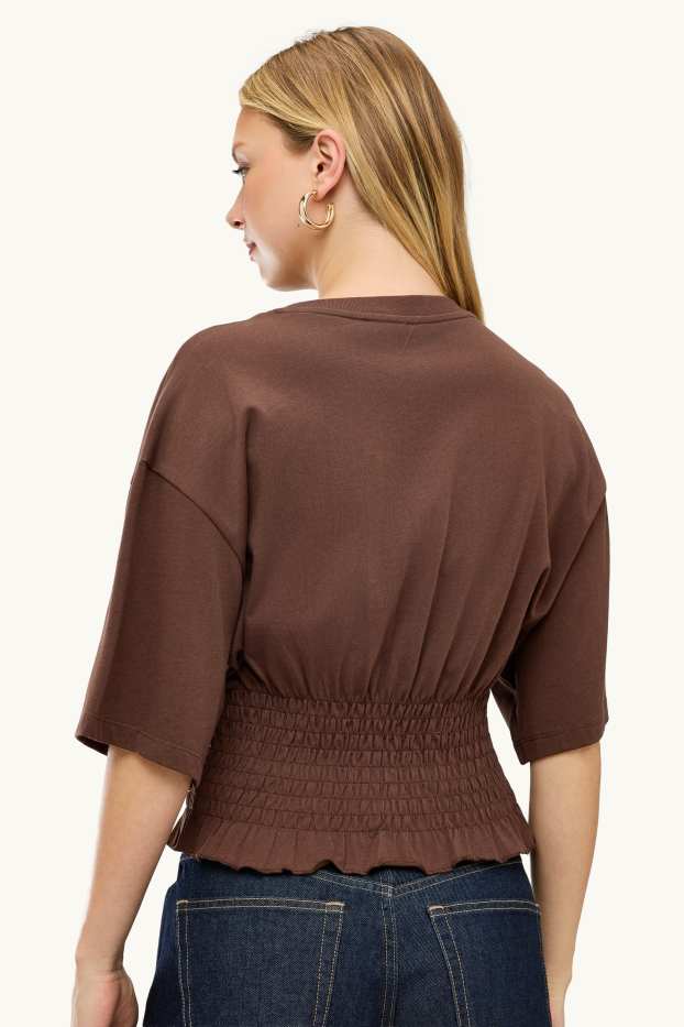 Donna - T-shirt - slim fit - arricciature - marrone