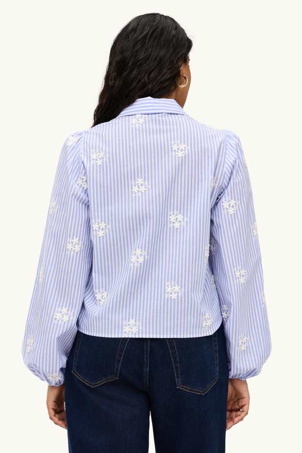 Dames - Overhemdblouse - met borduursels - gestreept - gebloemd - blauw / wit