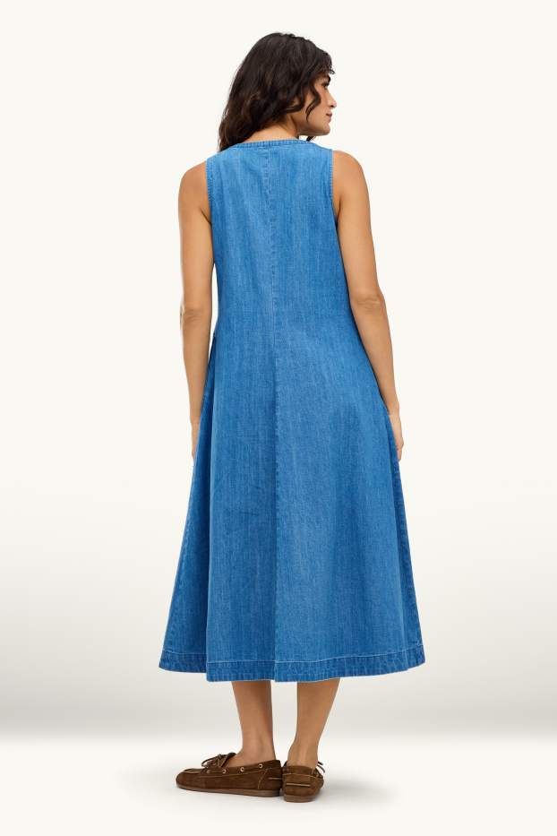 Women - Denim dress with V-neck - blue denim