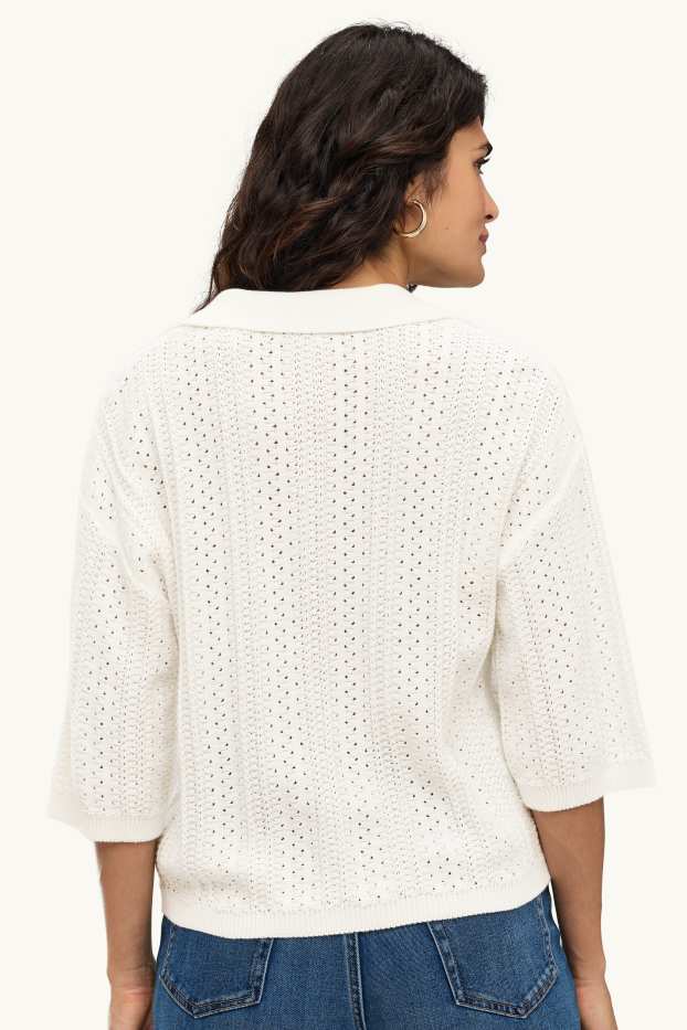 Femmes - Pull en maille - manches courtes - finition texturée - blanc