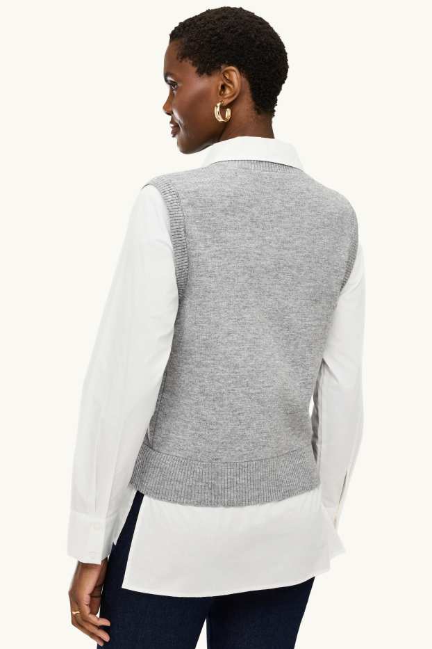Femmes - Gilet en maille - look 2-en-1 - gris