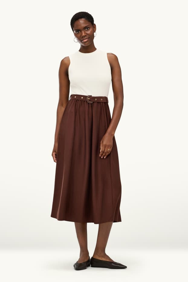 Dona - Vestit fit & flare amb cinturó - marró / blanc trencat