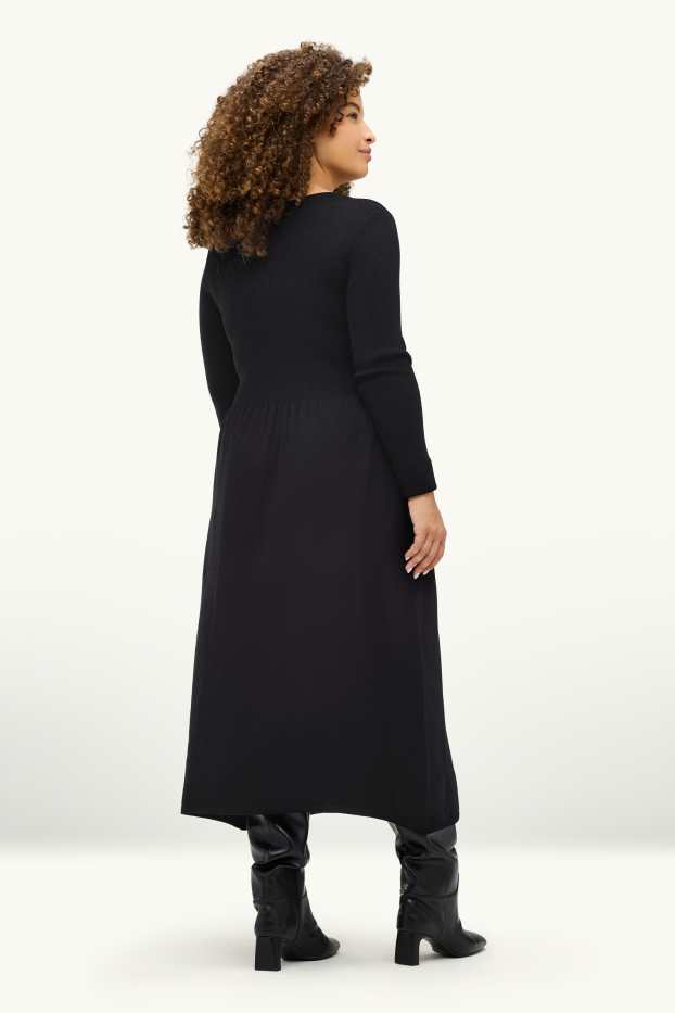 Femmes - Robe en maille - finition côtelée - noir