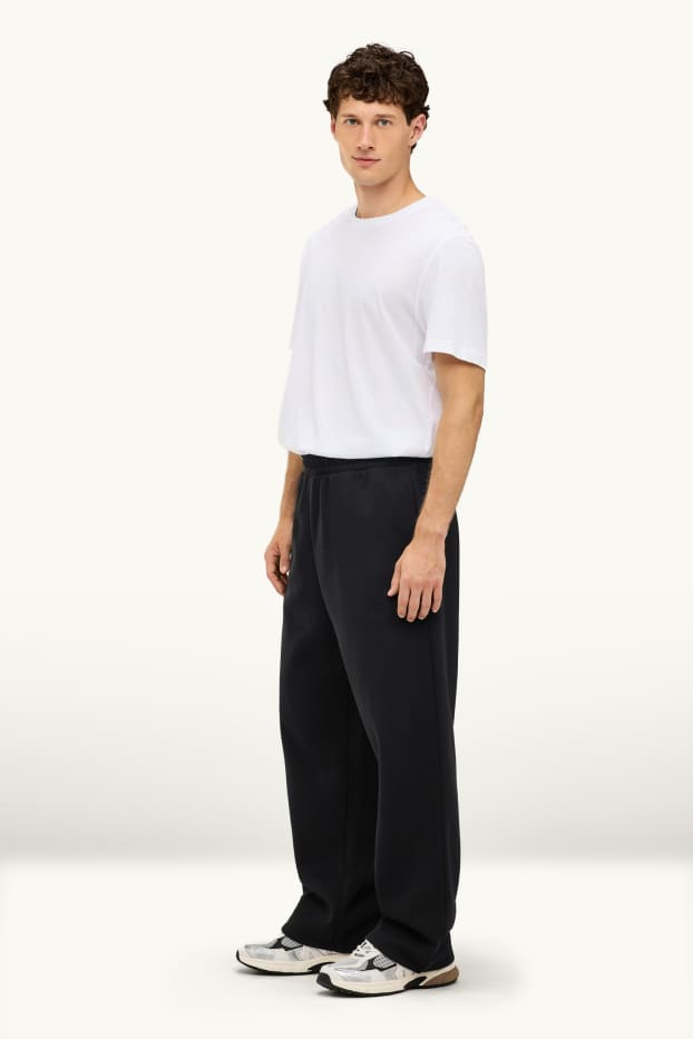 Men - Joggers - black